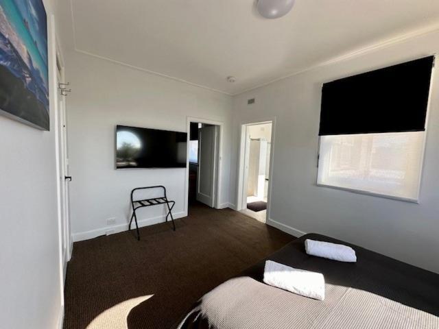 The Lakes Hotel Entrance Extérieur photo