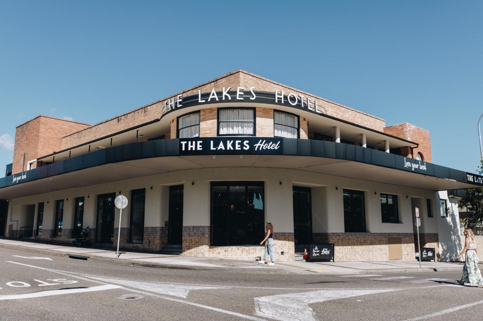 The Lakes Hotel Entrance Extérieur photo