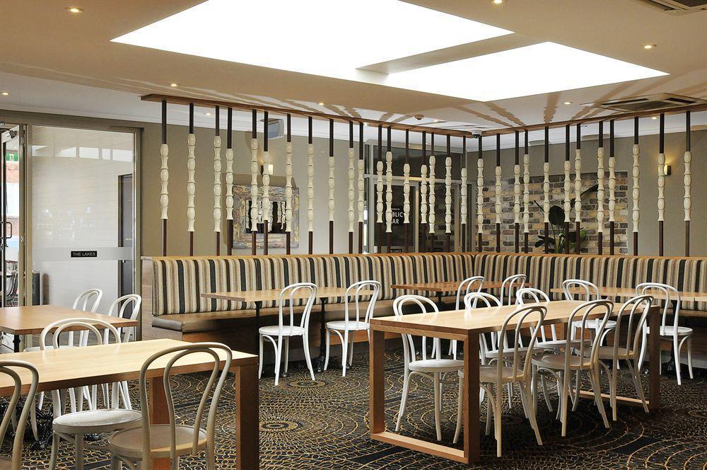 The Lakes Hotel Entrance Extérieur photo