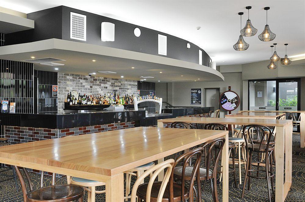 The Lakes Hotel Entrance Extérieur photo