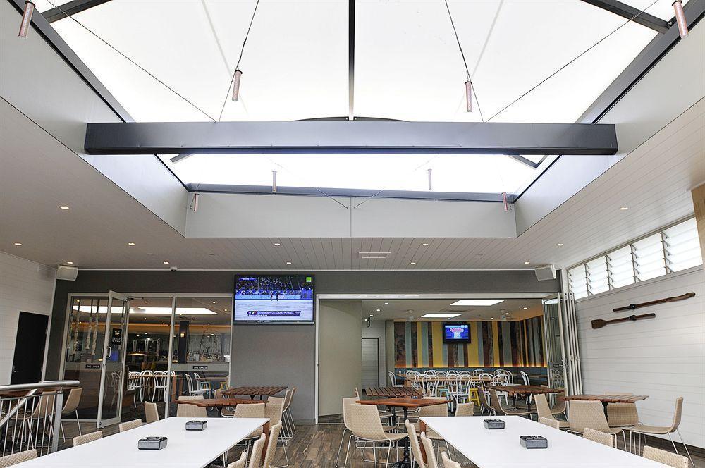 The Lakes Hotel Entrance Extérieur photo
