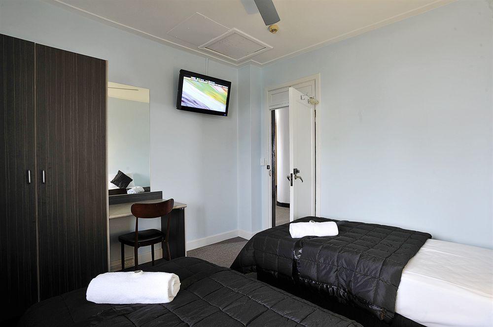 The Lakes Hotel Entrance Extérieur photo