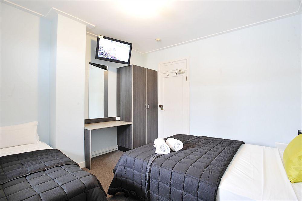 The Lakes Hotel Entrance Extérieur photo