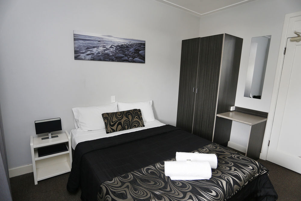 The Lakes Hotel Entrance Extérieur photo