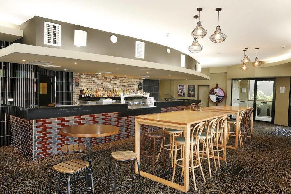 The Lakes Hotel Entrance Extérieur photo